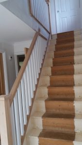 oak-handrail-with-plain-white-spindles-1162-1w
